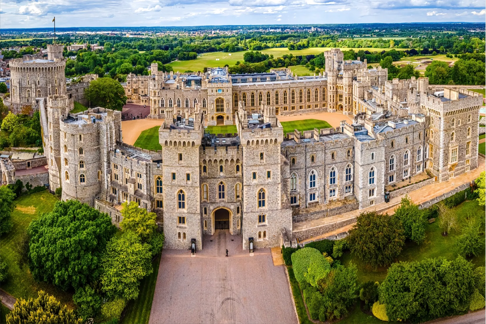 Heritage Britain: A Journey Through Legends 1 of 2